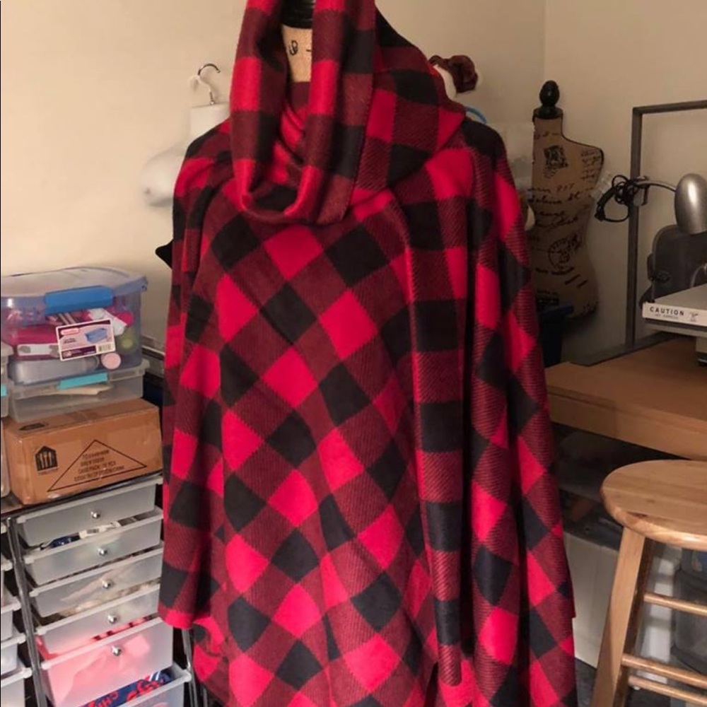 Ladies hooded fleece poncho
